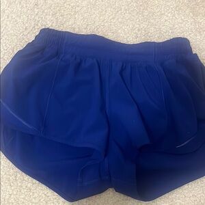 Royal Blue Lululemon hotty hot 2.5 low rise athletic Shorts 
Great condition